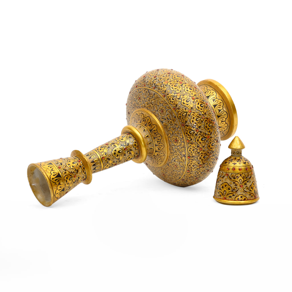 Gold kundan surai — gold work close-up